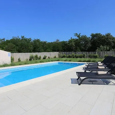 Nina With A Heated Pool * Loborika